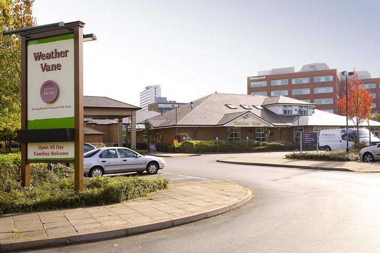 Premier Inn Bracknell Central Exteriör bild