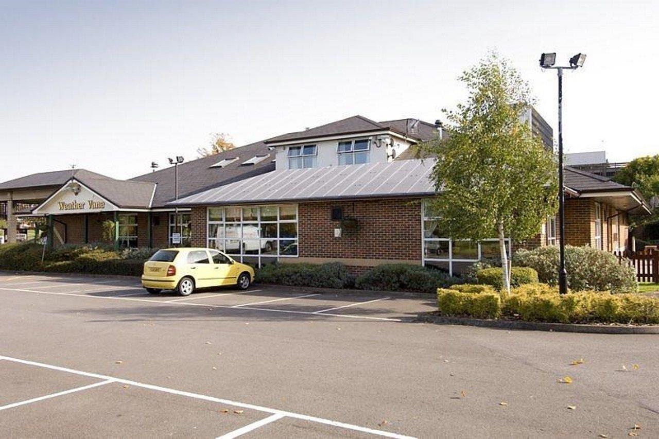 Premier Inn Bracknell Central Exteriör bild